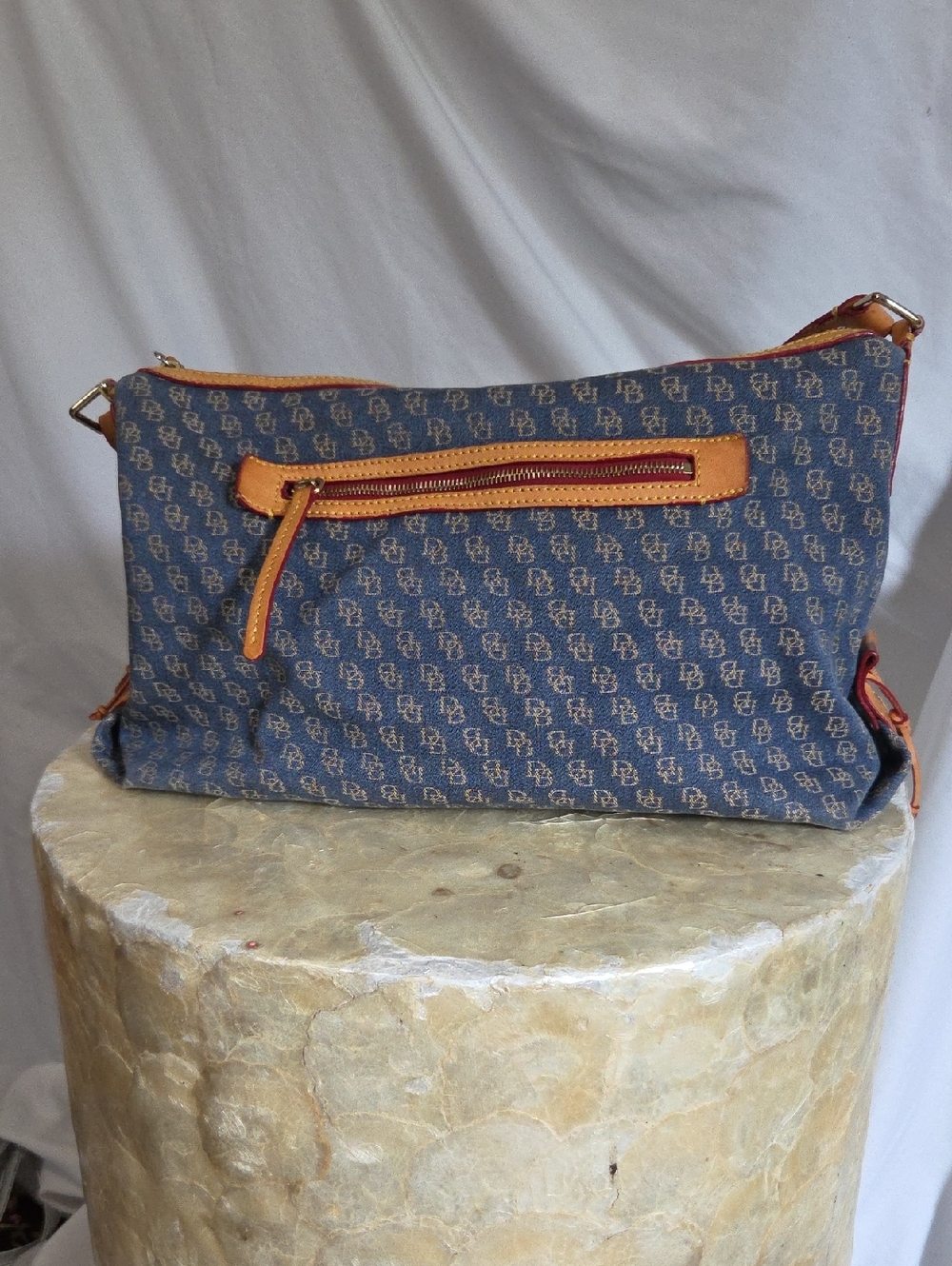 Dooney & Bourke shoulder bag